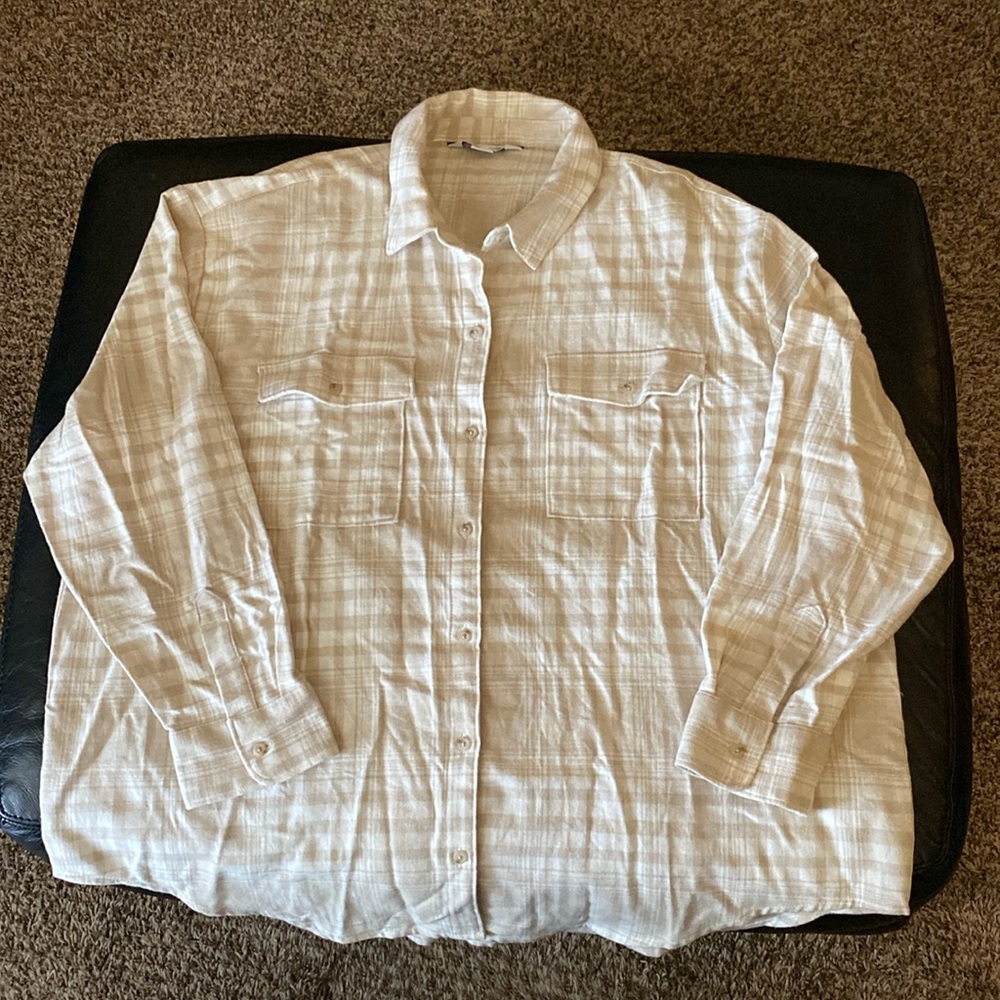 Old Navy Loose Flannel Boyfriend Shirt for Women.